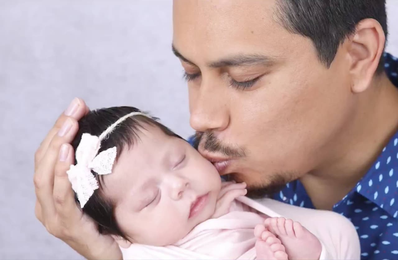 "Es una tristeza que ya no tengo a mi esposa aquí conmigo", dice Jaime Álvarez, el padre de Adalyn Rose.