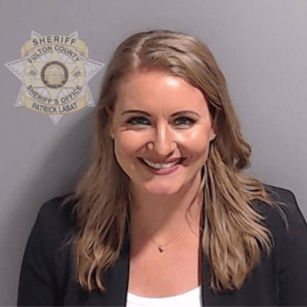 <b>Jenna Ellis</b>. La abogada afiliada a la campaña de Trump aceptó una fianza de $100,000. Está acusada de dos cargos.
