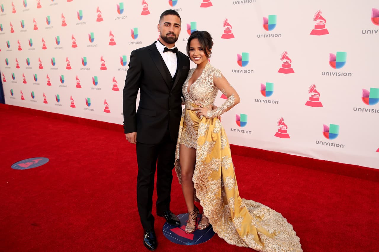 Más enamorados que nunca están la cantante de reggaeton 
<a href="https://www.univision.com/musica/chiquis-ana-barbara-y-gomita-hicieron-el-anitta-challenge" target="_blank">Becky G</a> y el futbolista Sebastian Lletget, la intérprete de ‘Sin Pijama’ compartió en su Instagram una historia donde se le ve muy feliz.