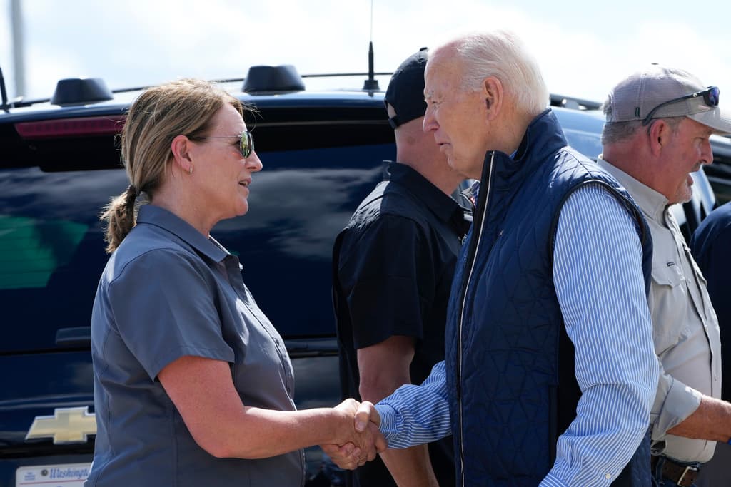 Jefa de FEMA: las falsedades de Trump sobre la respuesta tras el huracán Helene son una “narrativa verdaderamente peligrosa”