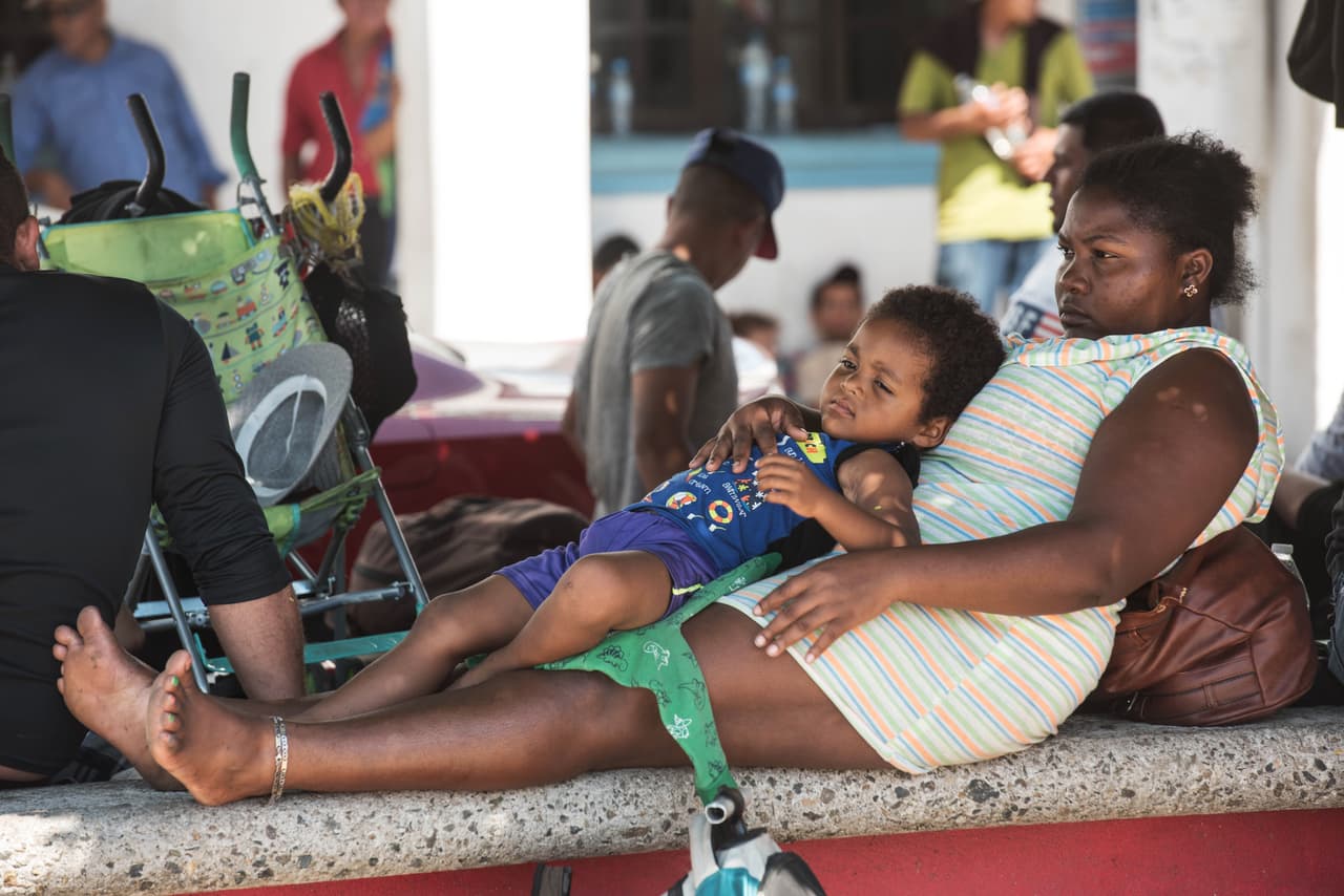 A diferencia de las caravanas anteriores, el esfuerzo por reclutar migrantes fue contrarrestado por un bombardeo bien preparado de propaganda gubernamental, tanto de Estados Unidos como de Honduras.