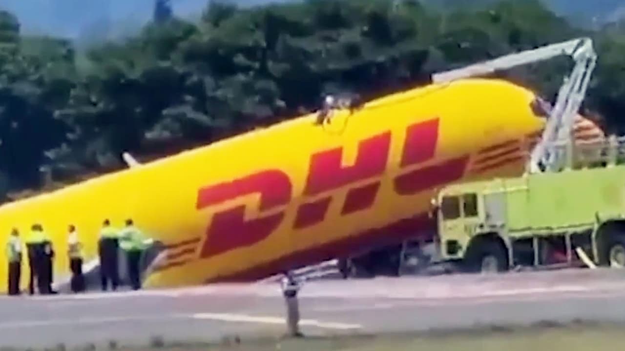 Un avión de DHL se parte por la mitad al aterrizar en Costa Rica