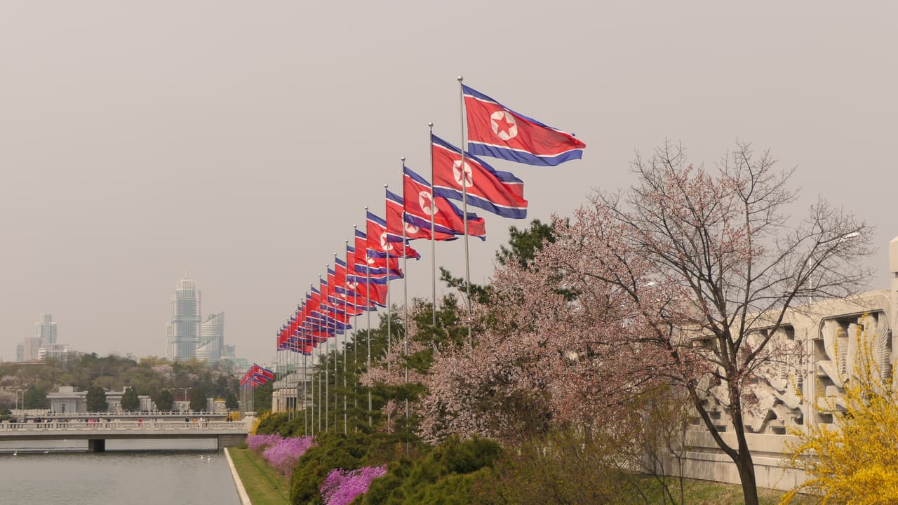 <h3 class="cms-H3-H3">11. Corea del Norte</h3>
<br>
<br>🛫 
<b>Factores de riesgo: </b>Riesgo de arresto y detención a largo plazo.
<br>
<br>🛫 
<b>Advertencia más reciente del Departamento de Estado:</b> 19 de julio de 2022. 
<br>