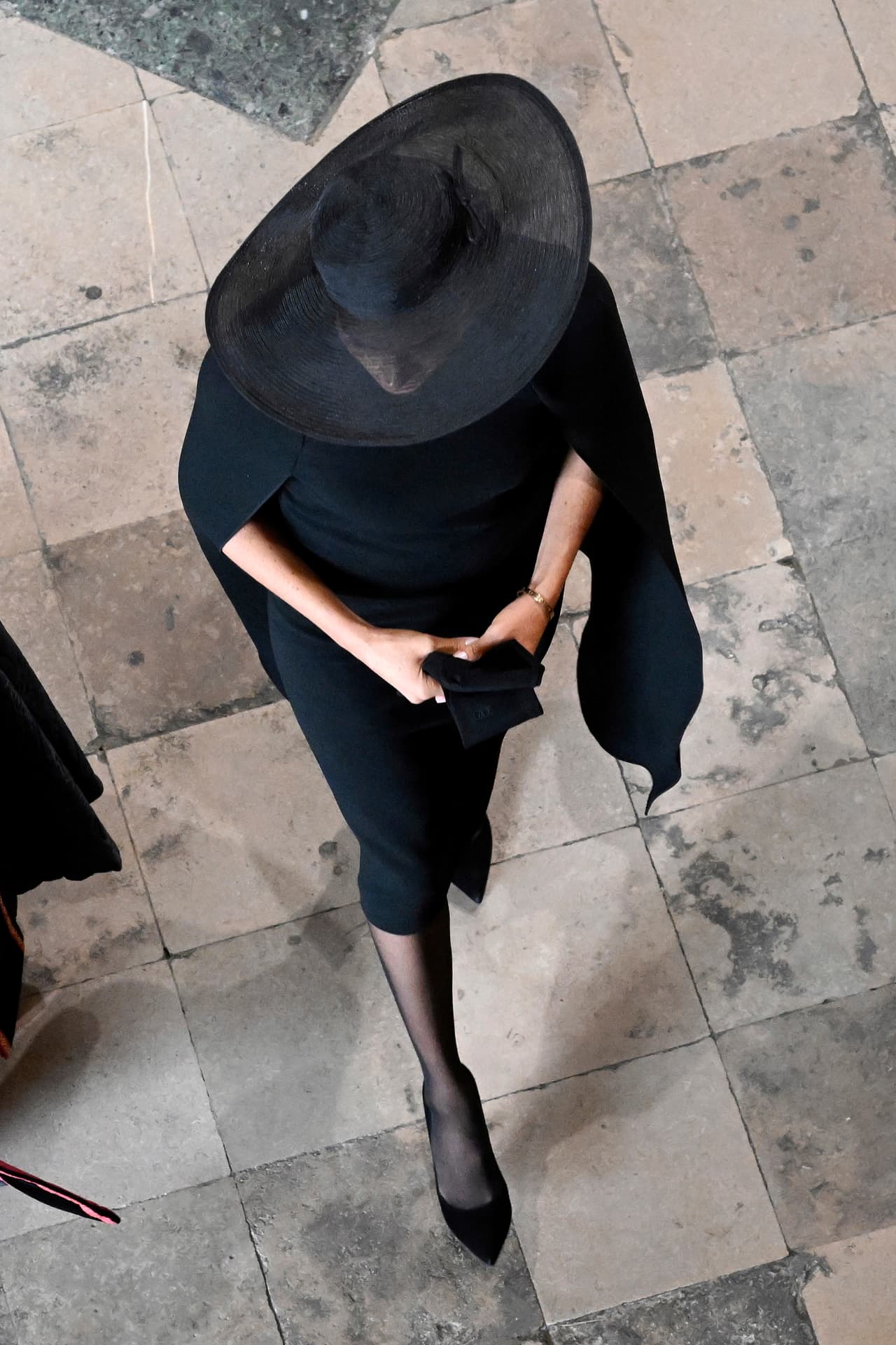 En su camino hacia Westminster, Meghan Markle estuvo al lado de 
<b><a href="https://www.univision.com/famosos/nieta-principe-philip-hereda-ponis-y-el-carruaje-del-duque-de-edimburgo-fotos" target="_blank">Sophie, la condesa de Wessex. </a></b>
<br>