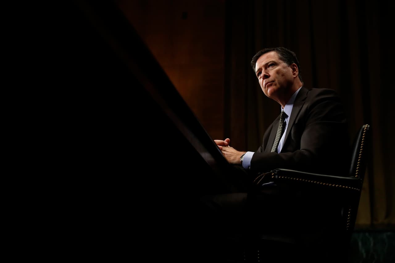 Declaración escrita del exdirector del FBI sobre sus controvertidos contactos con Trump en relación al 'Rusiagate' (en español)