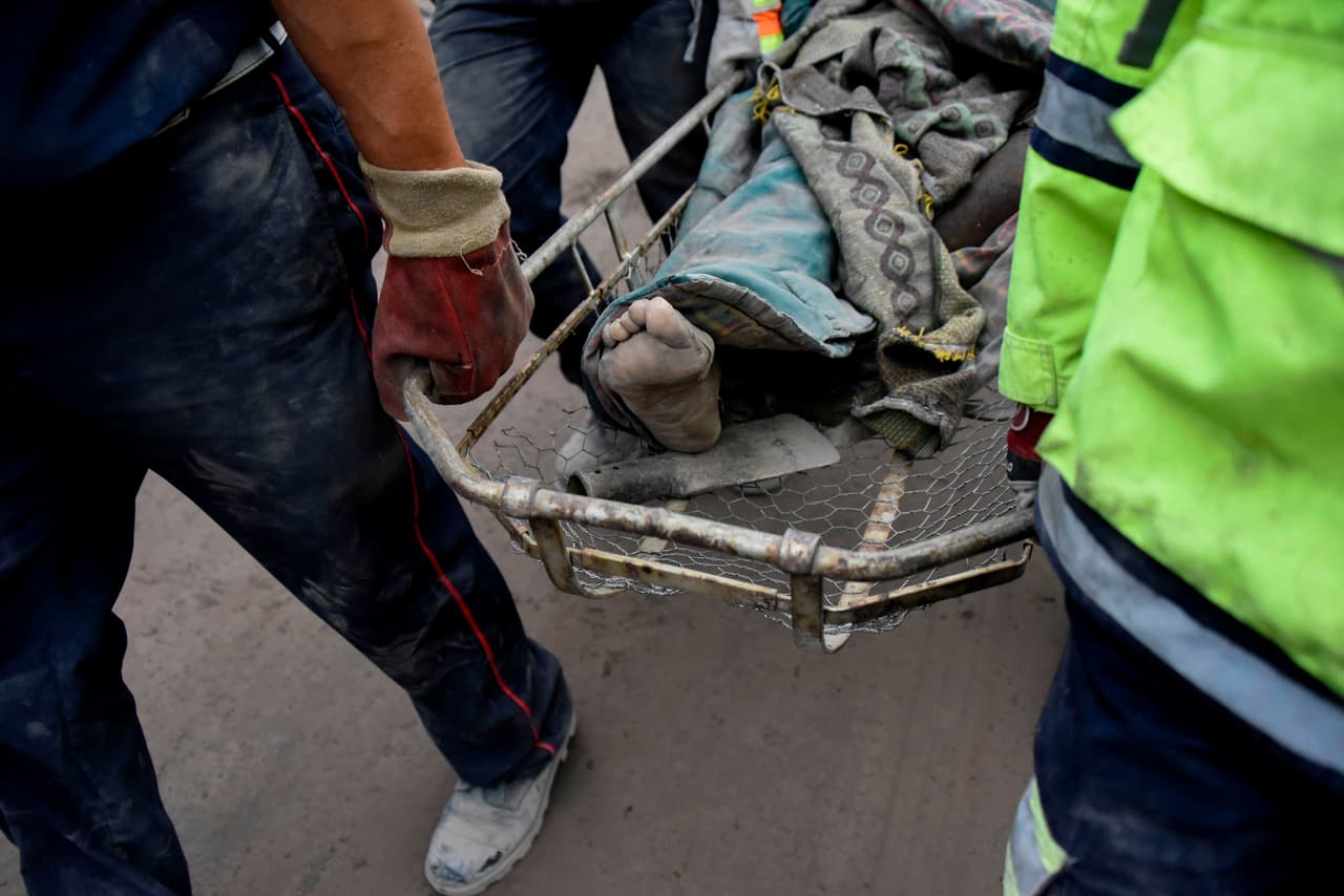 Rescue teams rushed to the lower slopes of the volcano. At least 300 injuries are reported besides 69 deaths.