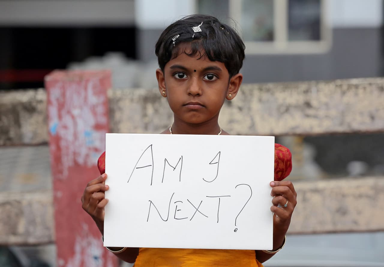 <b>"¿Seré yo la próxima?". </b>La protesta contra el crimen de la niña Asifa Bano, en India, se explica a través de sus carteles y los rostros de los manifestantes.
