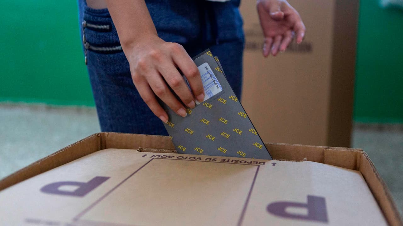 <b>Mira también:</b> Este domingo se llevarán a cabo las elecciones presidenciales en República Dominicana y crecen las expectativas entre los dominicanos del área de Filadelfia, quienes, además de elegir al próximo presidente de su país, podrán escoger diputados en el exterior. Encuestas recientes indican que, en la nación caribeña, tres de los nueve candidatos inscritos lideran preferencias entre los electores. Los centros de votación estarán abiertos de 7:00 am a 5:00 p.m.