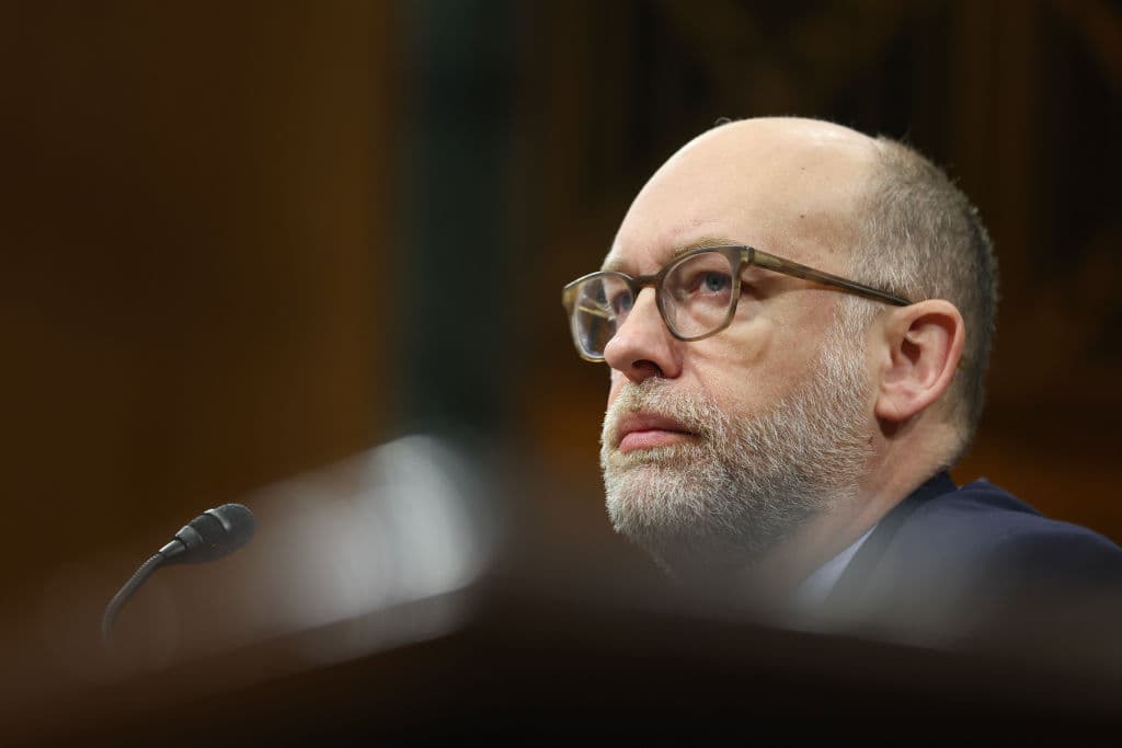 El jefe de la Oficina de Protección Financiera del Consumidor, Russell Vought, nombrado por Trump.