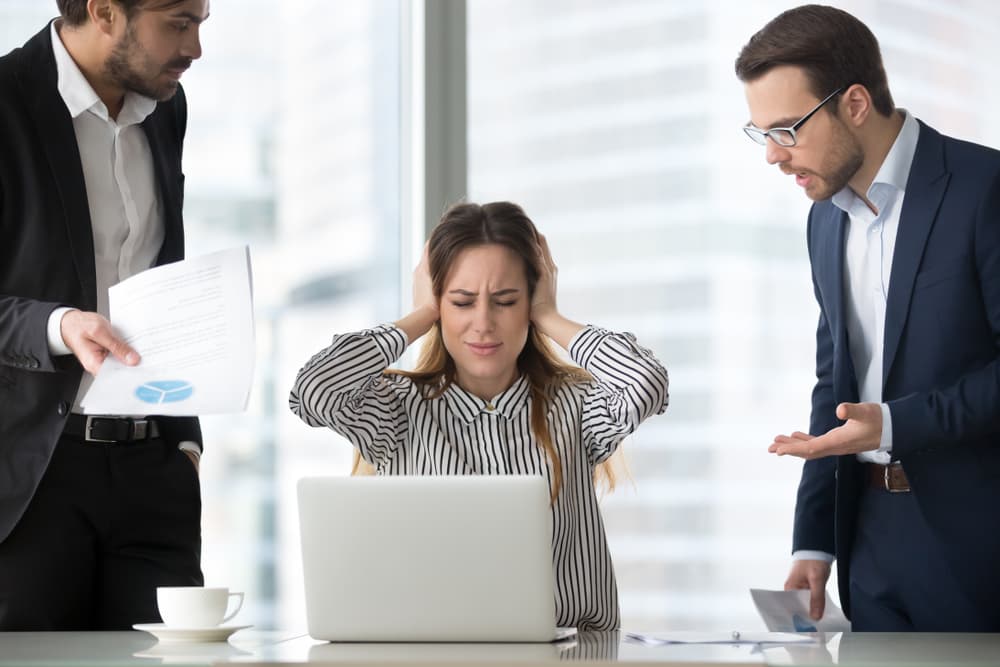 Pero eso sí, no pongas a un conejo en una posición de líder o para dirigir a algún grupo de trabajo, porque se agobian o molestan de inmediato. No tienen madera para ser organizadores o directivos ni les interesa.