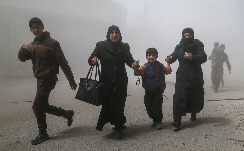 Los ataques se produjeron contra las poblaciones de Duma, Saqba, Kafr Batna, Yisrin y Hamuriya. De los 44 fallecidos, al menos cuatro eran menores de edad y siete mujeres, precisó la ONG.