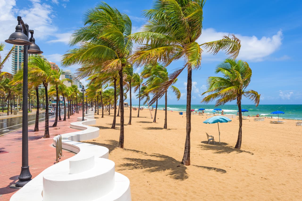 <b>Puesto 18. Fort Lauderdale Beach. Fort Lauderdale, Florida. </b>
<br>
<br>Fort Lauderdale es una ciudad que está completamente abocada a la playa. Cerca está el famoso Boulevard Las Olas, lleno de restaurantes y comercios.