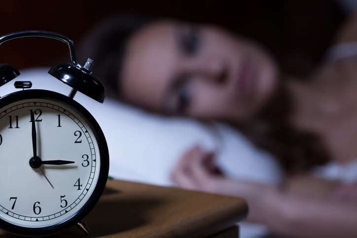 ¿Quieres dormir y frenar el insomnio sin medicamentos? Este programa propone una solución