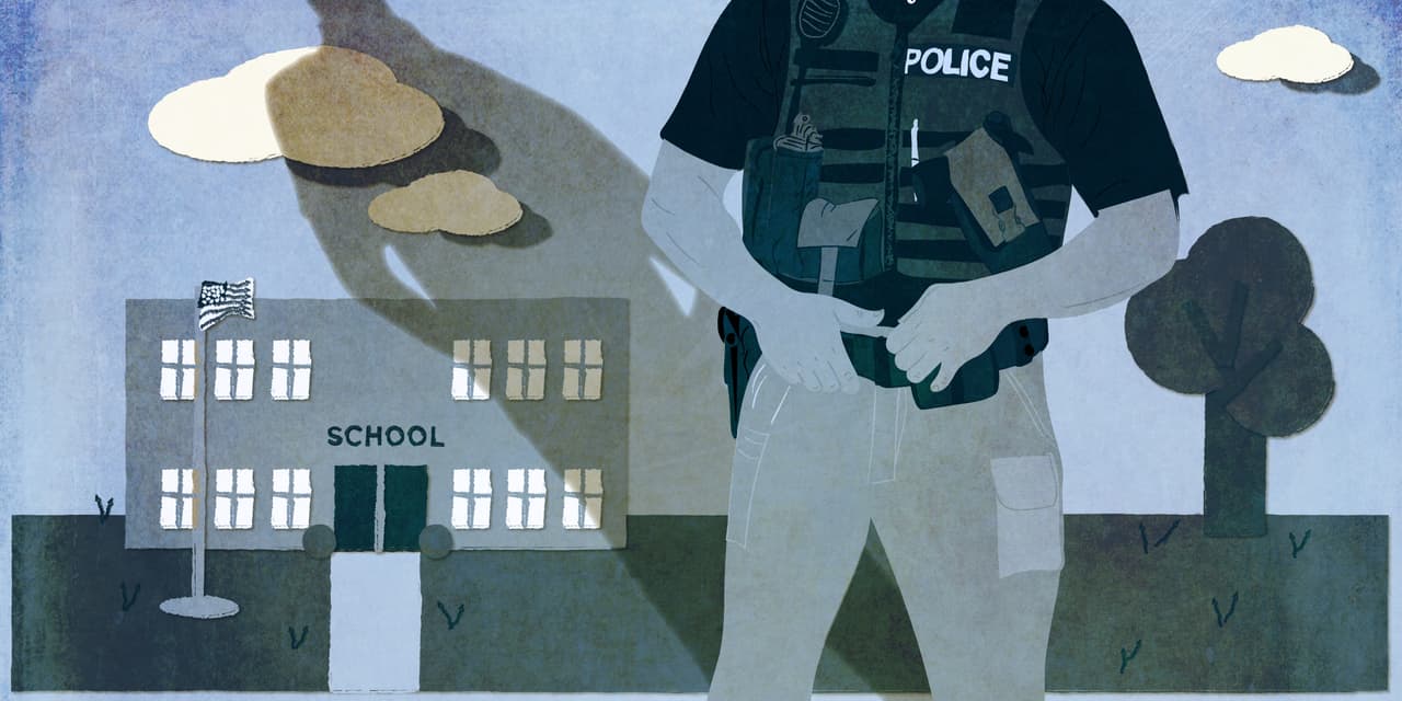 Lo que pasa cuando la policía es llamada para resolver problemas en las escuelas