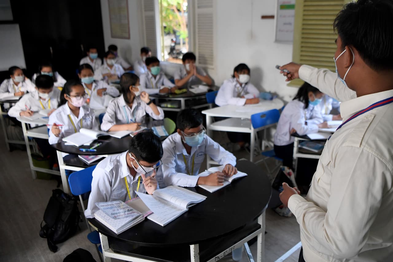 Prepárese y coordine con los miembros de su familia ante posibles cierres de escuelas, identificando cuidado infantil alternativo.
