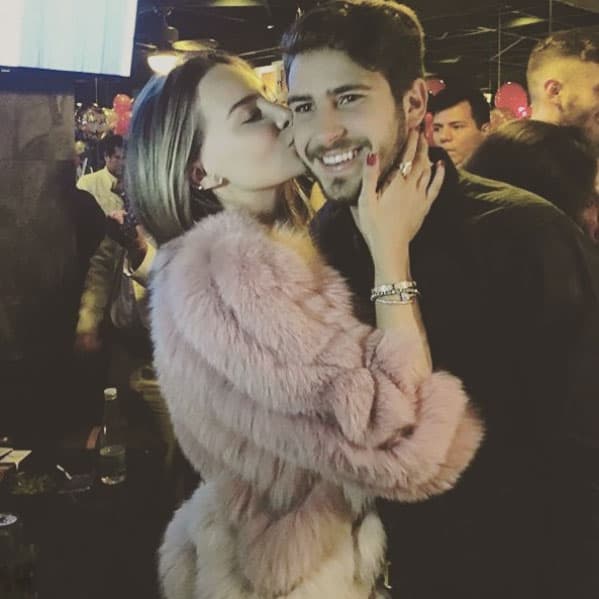 Esta vez, Belinda no quiso quedarse atrás al mostrarle su incondicional apoyo en esta nueva faceta que el joven de 24 años quiere emprender. 
<br>