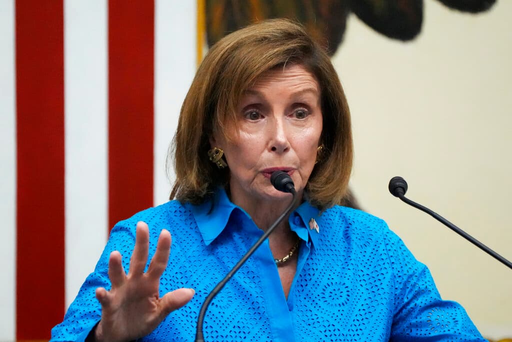China anuncia sanciones contra Pelosi y "su familia inmediata" por la visita a Taiwán