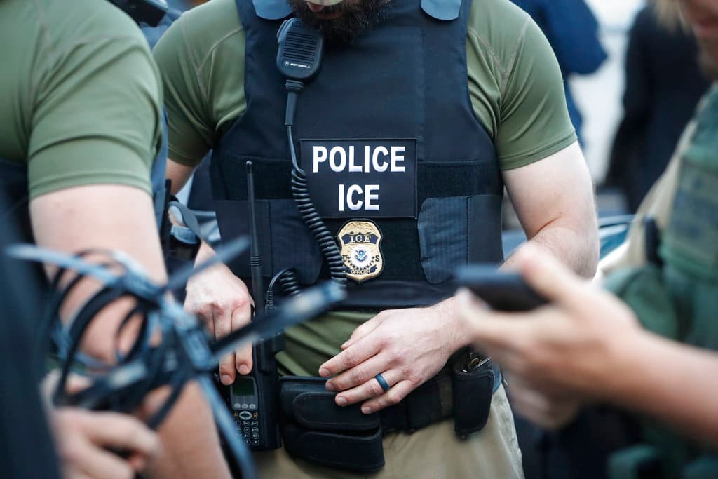 Las deportaciones masivas de Trump chocarán con un muro de protecciones legales que incluye la Constitución de EEUU