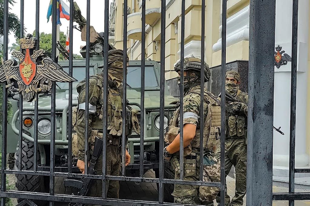 La red de mercenarios encubiertos que quemó un almacén de Londres y planeaba asesinatos por órdenes de Rusia