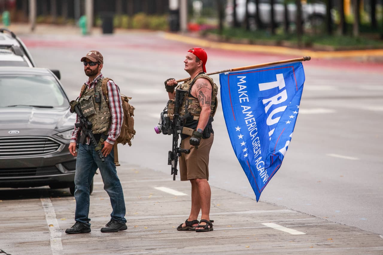 <b>Puesto 4. Indiana</b>
<br>
<ul>
 <li>Tasa de verificación de antecedentes de armas de fuego de enero a junio de 2021: 220.3 por cada 1,000 personas</li>
 <li>Verificaciones de antecedentes de armas de fuego hasta junio de 2021: 1.1 millones. </li>
 <li>Total de verificaciones de antecedentes de armas de fuego en 2020: 1.9 millones.</li>
 <li>Total de verificaciones de antecedentes de armas de fuego en 2019: 1.5 millones.</li>
 <li>Cambio de 2019 a 2020: +33.4%. </li>
 <li>Muertes por arma de fuego en 2019: XX.X por cada 100.000 habitantes.</li>
</ul>
<br>Dentro de Estados Unidos hay diferencias importantes en las tasas de homicidios con armas de fuego, de 19.72 por cada 100,000 habitantes en Puerto Rico a 0.96 en New Hampshire. 
<br>