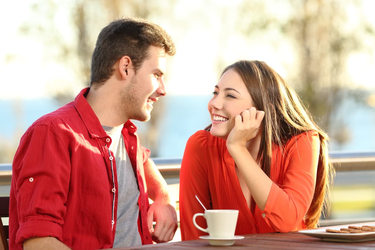 Ya lo sabes, si eres pisciano o pisciana deja fluir esa energía cósmica a manos llenas, cuando intuyas o te des cuenta interiormente que esa persona que está a tu lado quiere algo, aunque no te lo haya dicho ¡procede! Seguro asombrarás a tu pareja que te dirá después “¿cómo le hiciste? ¿Acaso leíste mis pensamientos? Tal es la fuerza empática de tu signo que asombra aún a quienes te conocen íntimamente.