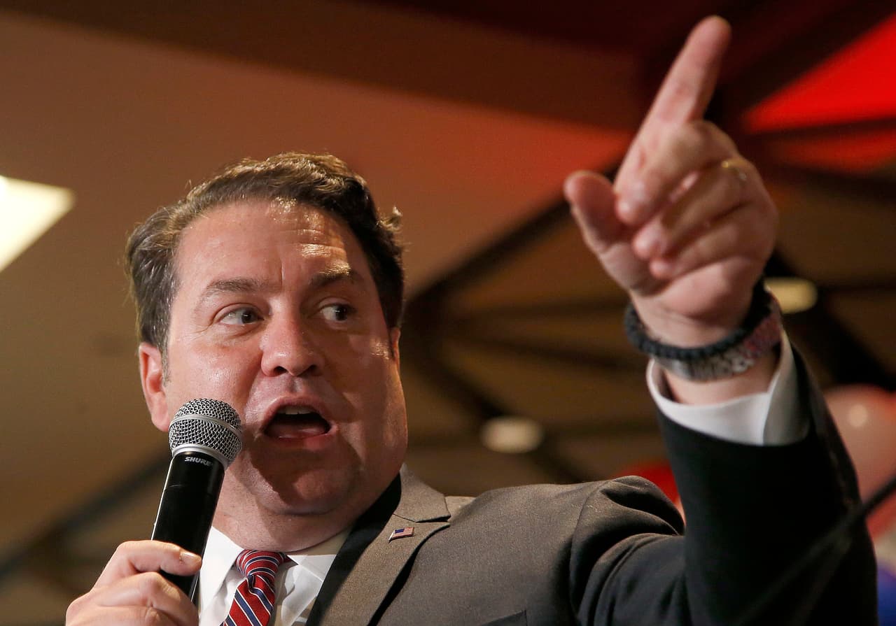 Fiscal general de Arizona Mark Brnovich desafiará al Senador Mark Kelly en las elecciones de 2022