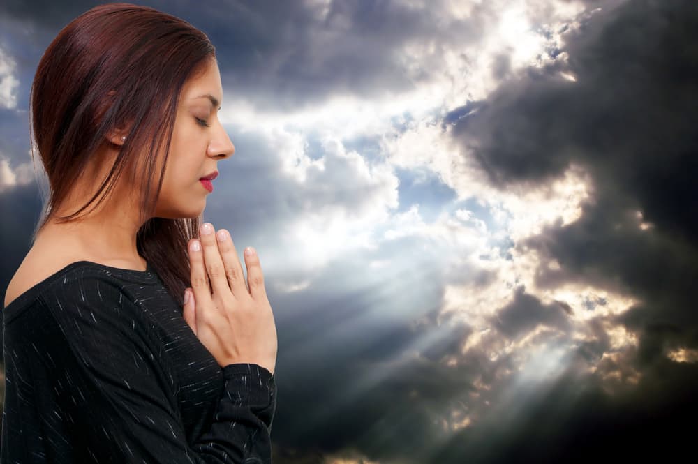 <i>No temas, porque yo estoy contigo; no desmayes, porque yo soy tu Dios que te esfuerzo; siempre te ayudaré, siempre te sustentaré con la diestra de mi justicia. – Isaías 41:10.</i>
<br>