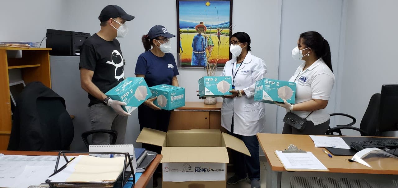 Anteriormente el astro boricua había hecho 
<a href="https://www.univision.com/local/puerto-rico-wlii/ricky-martin-hace-llamado-para-ayudar-a-profesionales-de-la-salud">un llamado para colaborar trabajadores de hospitales</a> que laboran durante la pandemia del coronavirus.