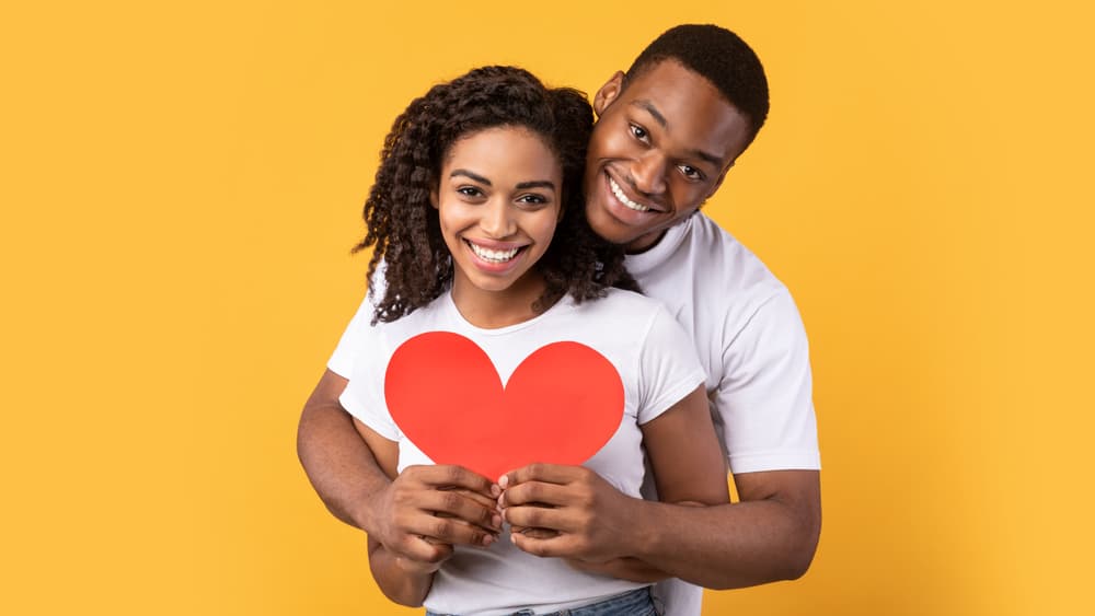 <b>SAGITARIO</b>
<br>Gracias a Júpiter y Saturno podrás mejorar la manera en que te expresas y conectarás con tu corazón a la hora de hacerlo, así podrás ser mucho más empático con tu pareja o tu prospecto amoroso. Aprovéchalo para conseguir una conexión más íntima.