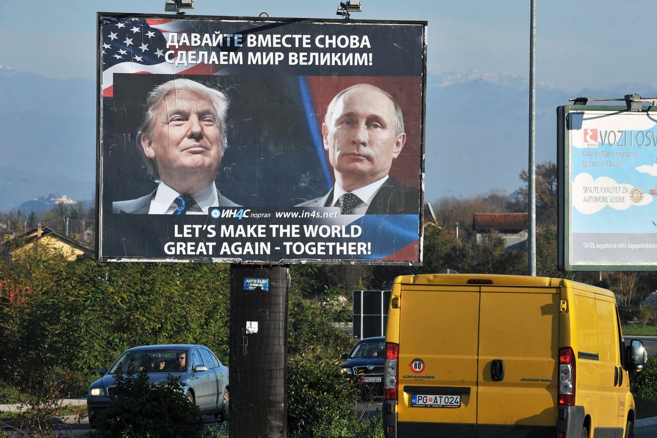 DANILOVGRAD, MONTENEGRO.- 
<b>"Vamos a hacer el mundo grande otra vez. ¡Juntos!"</b>, dice un cartel proserbio en las calles de Montenegro. Los Balcanes viven con constantes tensiones políticas entre separatismos, prorrusos y proeuropeos. La llegada de Trump al poder y su declarada simpatía por Putin preocupa, o entusiasma a varios sectores. Muchos se preguntan si el bombardeo ordenado por Trump a Siria cambiará de modo drástico esa simpatía.