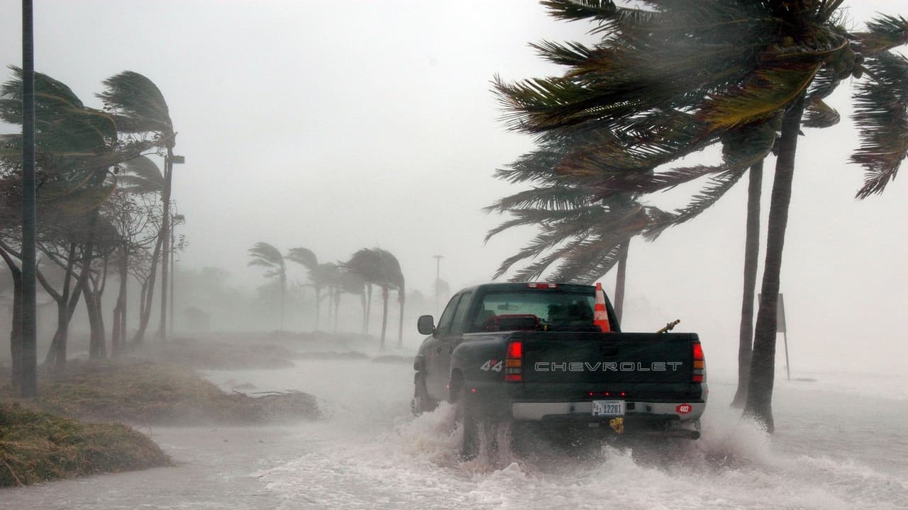 Tormentas, riesgo de inundación, tornados y corrientes de resaca se prevén en la Bahía de Tampa