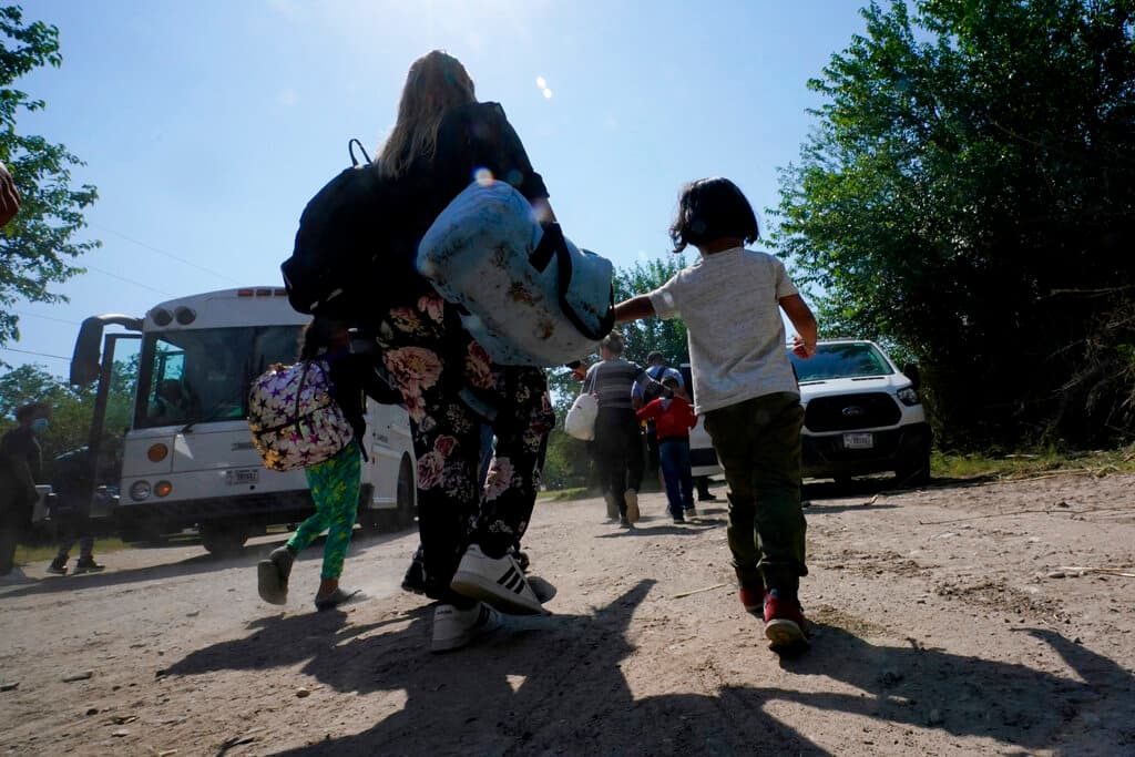 Anuncian acuerdo en demanda por separación forzada de familias en el gobierno de Trump
