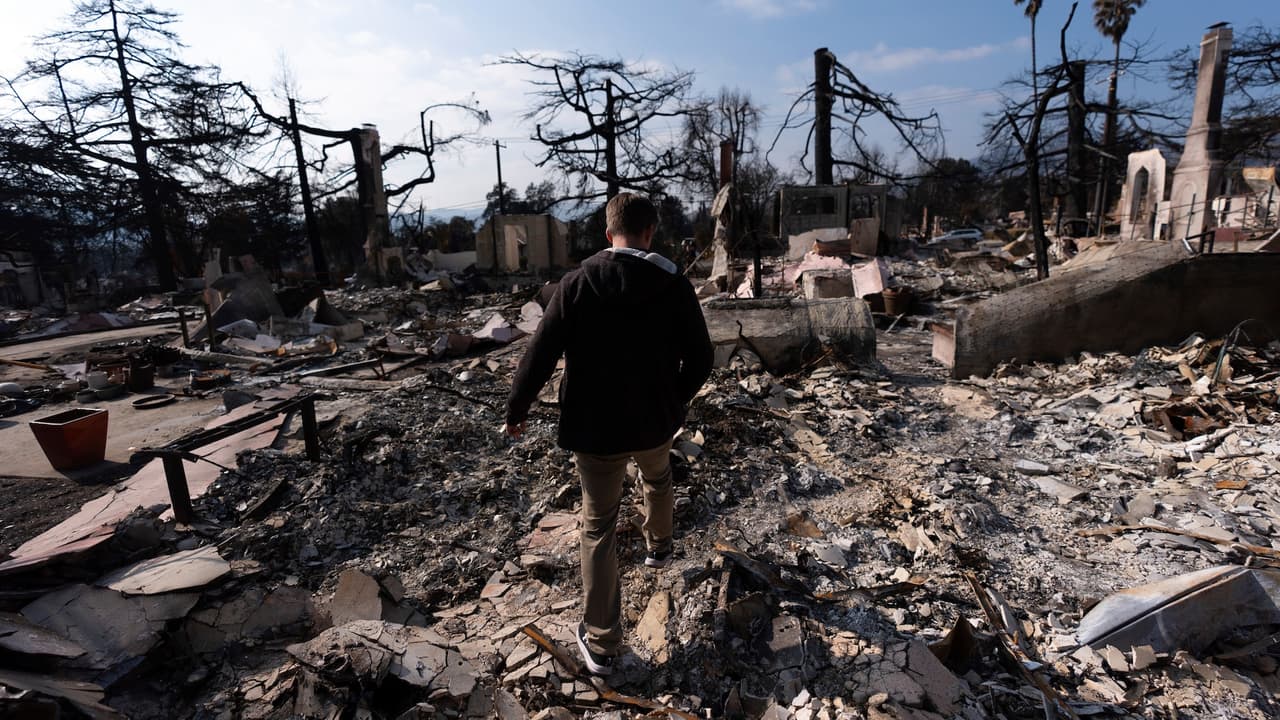 Darán apoyo de $975 para afectados por los incendios. ¿Quiénes califican y cómo solicitarlo?