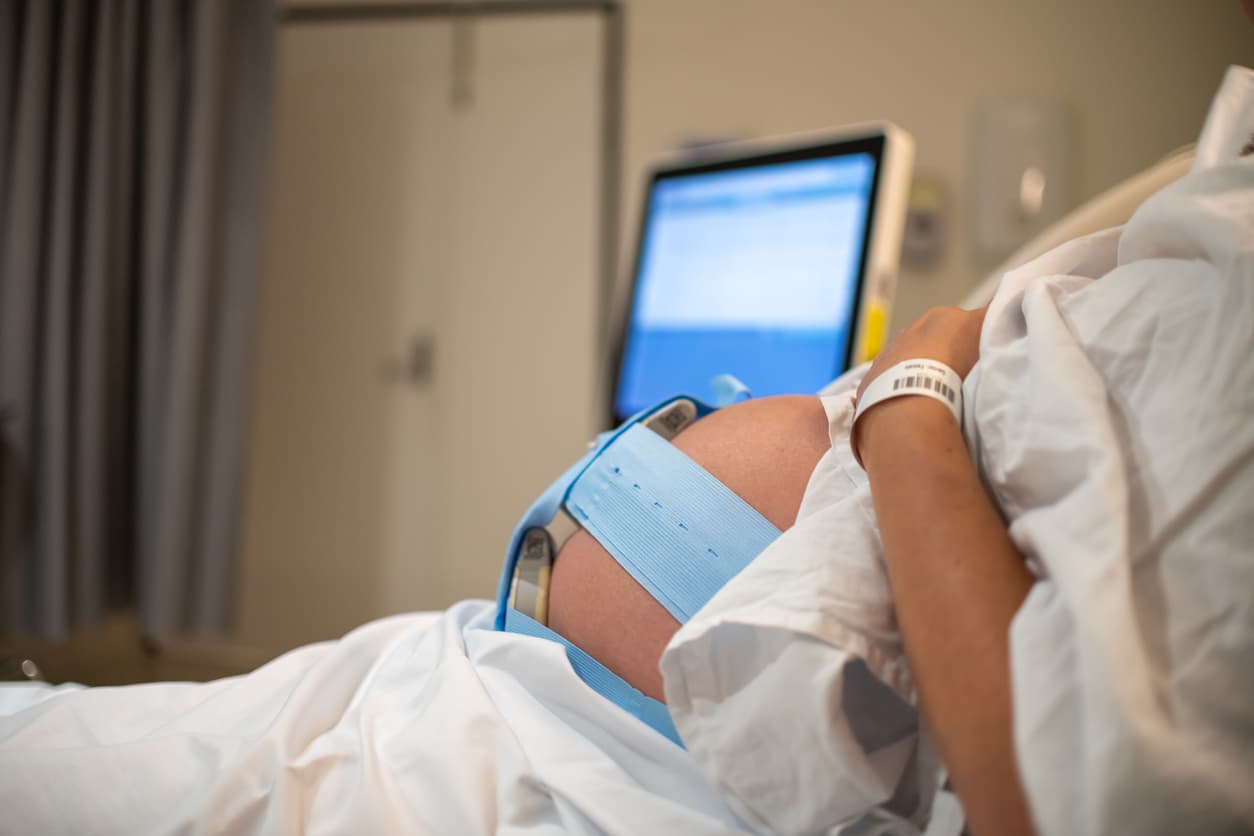 Kourtney Kardashian reveló que tuvo que ser sometida a una cirugía fetal: ¿qué es y cómo se practica este procedimiento?