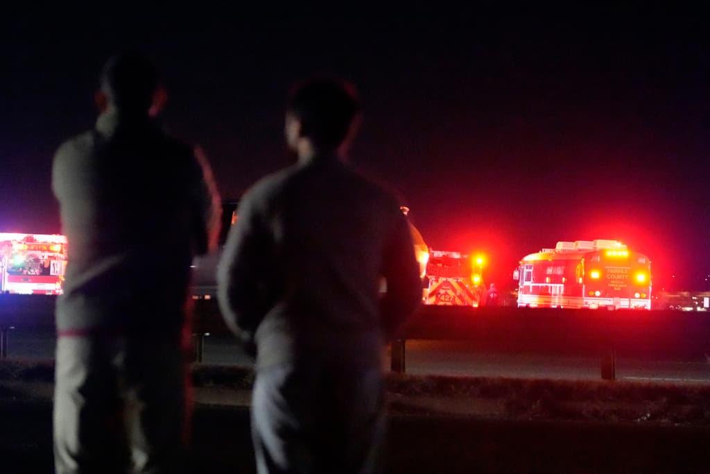El otro involucrado fue un helicóptero militar Sikorsky H-60, según dijo la Casa Blanca.
