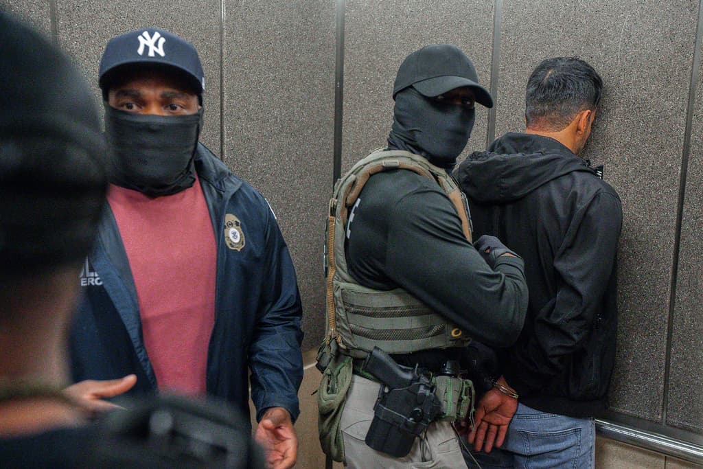 ‘Hablemos de Inmigración’: endurecimiento de la política migratoria, a quién afecta y qué hacer