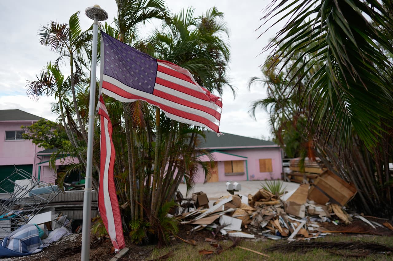 Una casa de Florida, ya dañada por el huracán Helene, a la espera del huracán Milton.