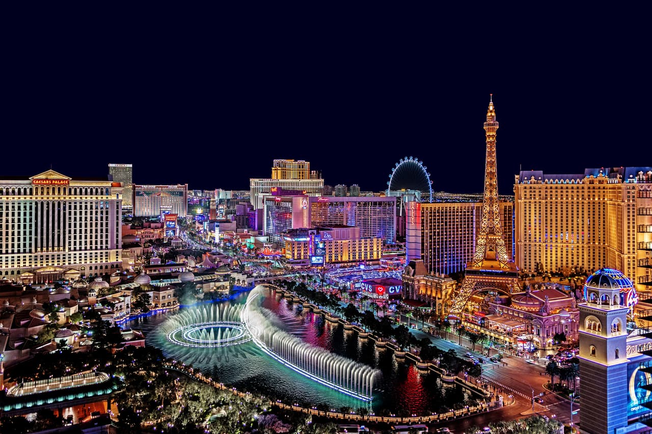 <h3 class="cms-H3-H3">16. Nevada</h3>
<br>
<br>A partir del 1 de julio de 2023, el salario mínimo de Nevada aumentará a $10.25 por hora para los empleadores que brinden beneficios de salud calificados y $11.25 por hora para aquellos que no lo hagan, de acuerdo con el sitio squareup.com. 
<br>