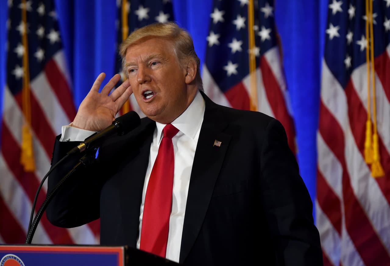 Trump versus los medios: primer asalto de una pelea de cuatro años