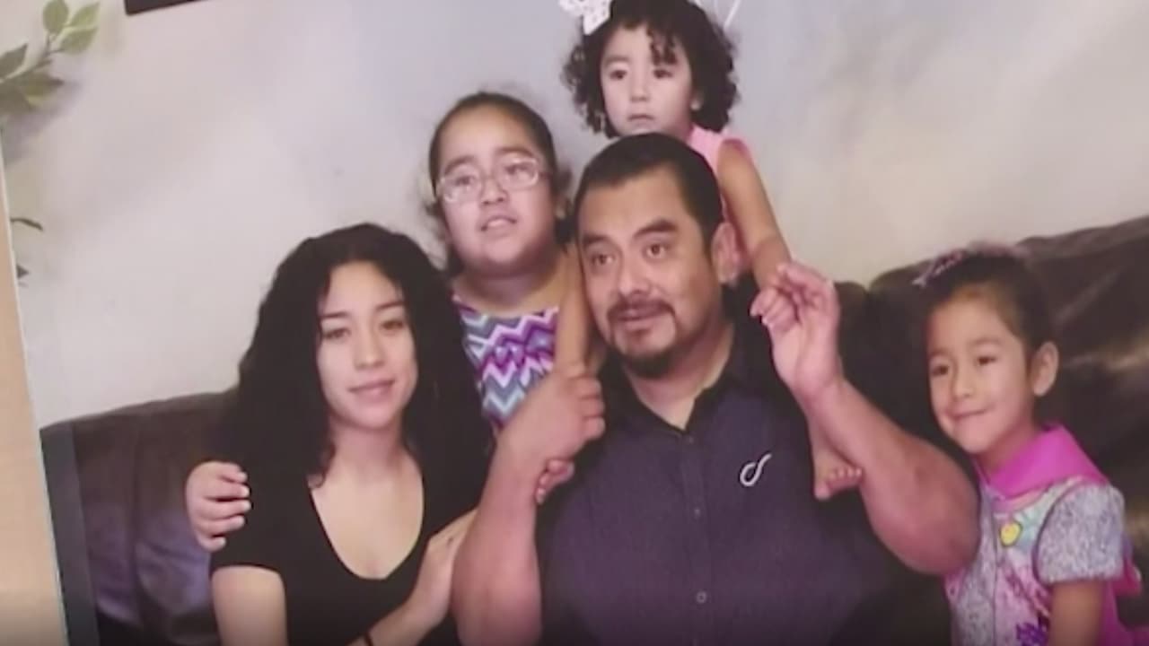 Hace unos meses 
<b><a href="https://www.univision.com/local/houston-kxln/que-nos-den-su-cuerpo-para-ponerlo-en-paz-exigen-justicia-por-muerte-de-marcelo-garcia-a-manos-de-un-oficial-video">Garza abogó</a></b> por esclarecer la muerte de su hermano 
<b><a href="https://www.univision.com/local/houston-kxln/publican-video-de-marcelo-garcia-antes-de-morir-en-enfrentamiento-en-houston">Marcelo García</a></b> en un incidente con un oficial de la oficina del sheriff del condado Harris durante una crisis mental.