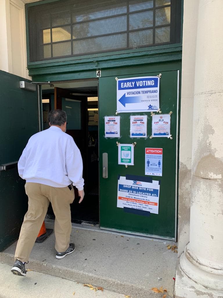 Hasta las 10 de la mañana de este miércoles ya habían votado de forma presencial en Chicago 13,365 personas.