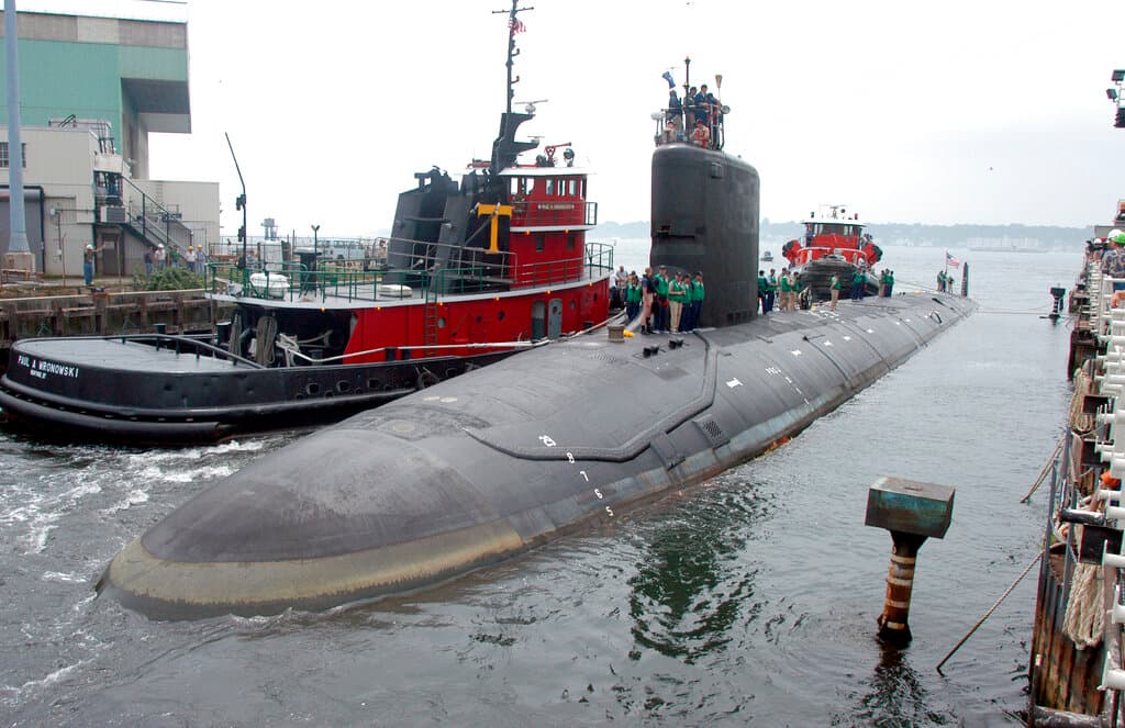 Pasaban tarjetas de datos en sándwiches: detenida pareja sospechosa de vender secretos de buques nucleares
