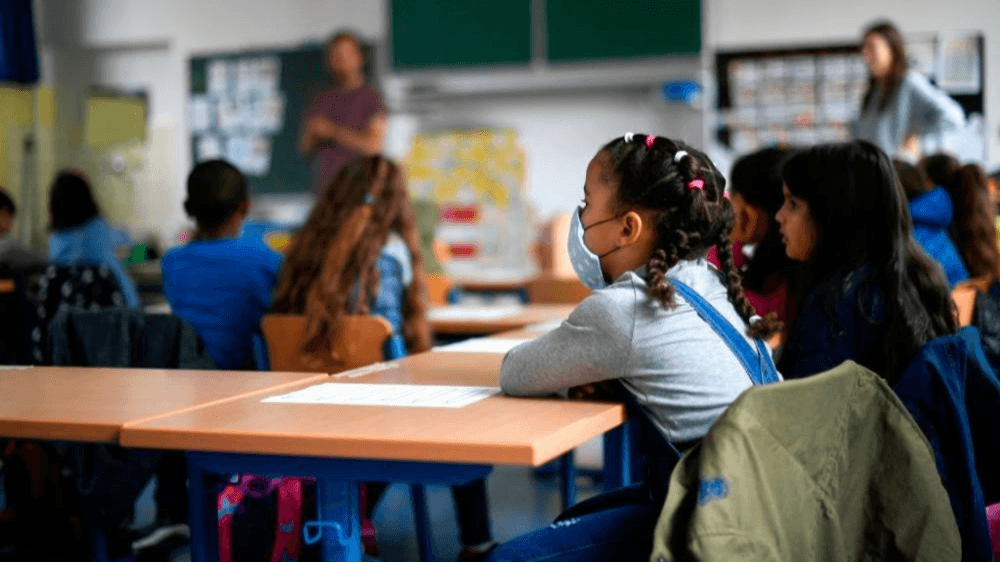 Si tus hijos presentan ansiedad en este regreso a clases, presta atención a los consejos que te brinda Children at Risk para saber de qué manera ayudarlos y apoyarlos.