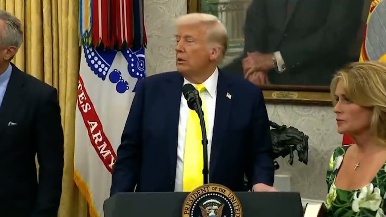Interrumpen un evento de Trump por el colapso de una joven