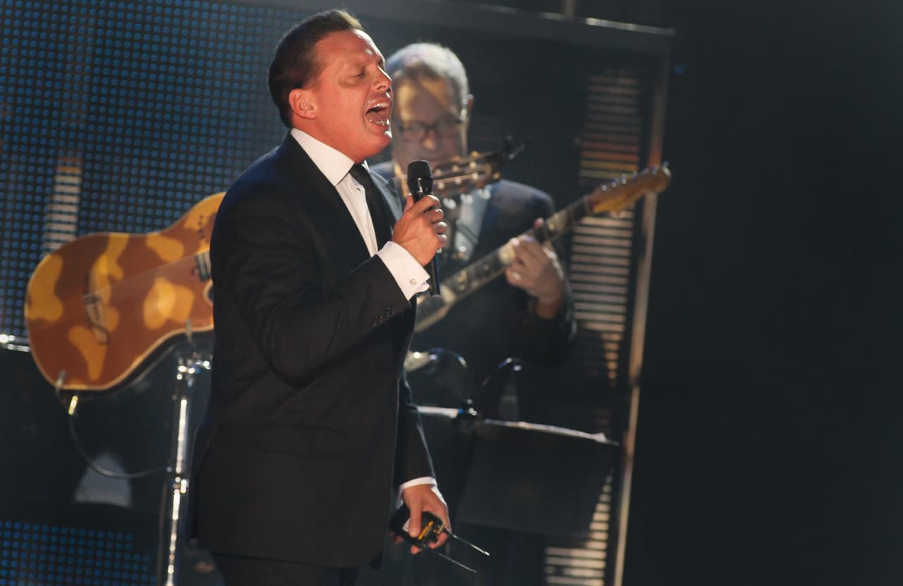 Otro famoso que no se ha salvado de caer en rumores falsos relacionados con su supuesta muerte es Luis Miguel.