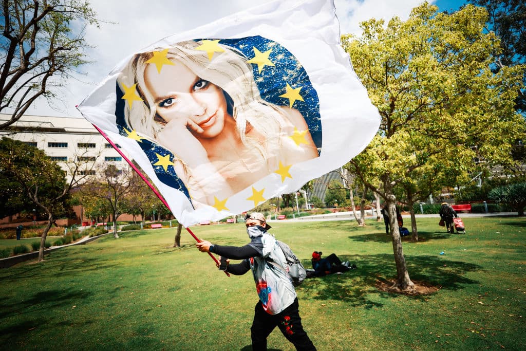 “Hubo incentivos económicos para Jamie, para los abogados. Britney hizo que otras personas ganaran mucho dinero ", dice la directora.