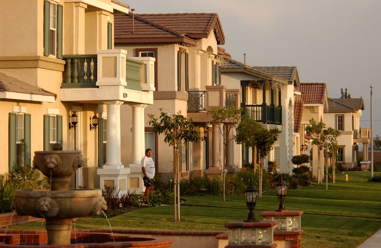 Un estudio de GoBankingRates, citado por Forbes, identifica a las mejores ciudades para vivir en Estados Unidos con menos de $1,500. ¿Por qué esta cantidad? De acuerdo con la Administración del Seguro Social, ese es el beneficio promedio del Seguro Social que recibe un estadounidense jubilado por mes –o $1,538.14, para ser exactos–. Mira cuáles son los sitios.