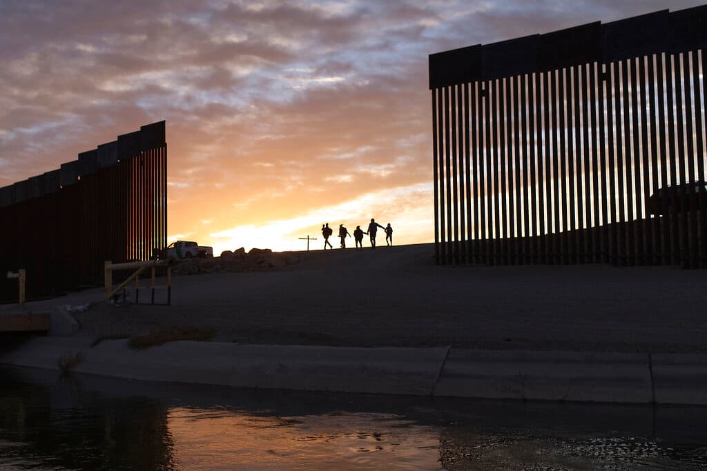 Tribunales desestiman más casos de deportación por falta de una notificación clave: abogados explican qué hacer