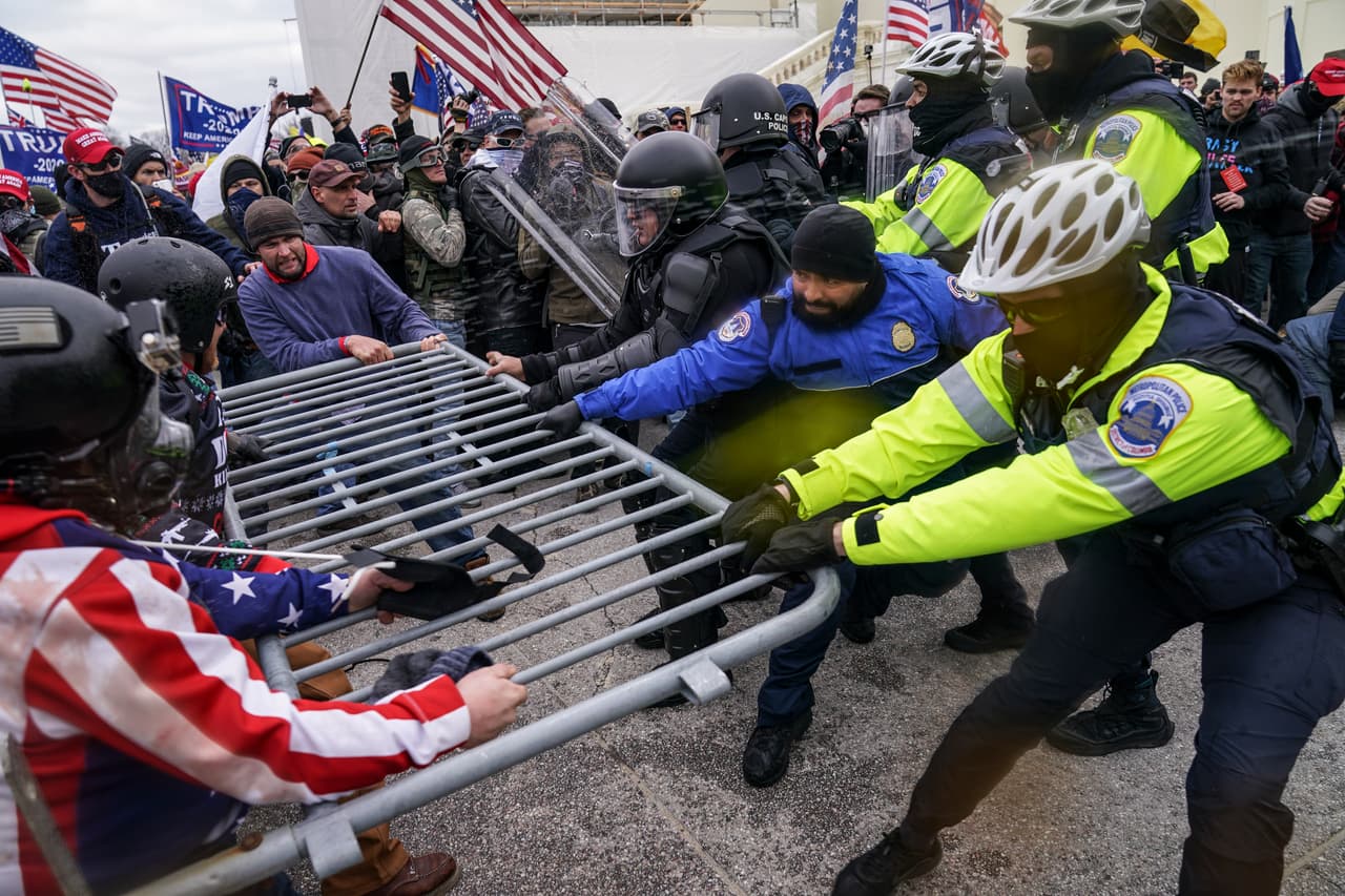 Un líder de Proud Boys se declara culpable de conspiración sediciosa por el asalto al Capitolio