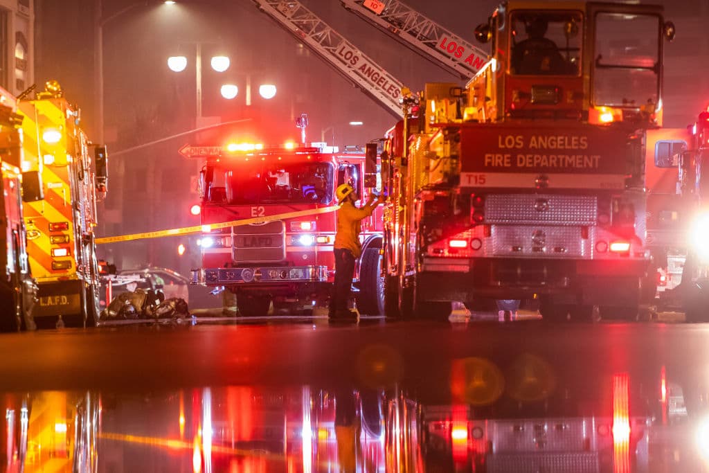 Tras ser llamados para acudir al incendio sobre en el número 327 de la calle East Boyd, al entrar edificio no encontraron nada inusual hasta que se produjo la gran explosión. Entonces se veían llamas atravesando el tejado y una columna de humo apreciable a millas de distancia.